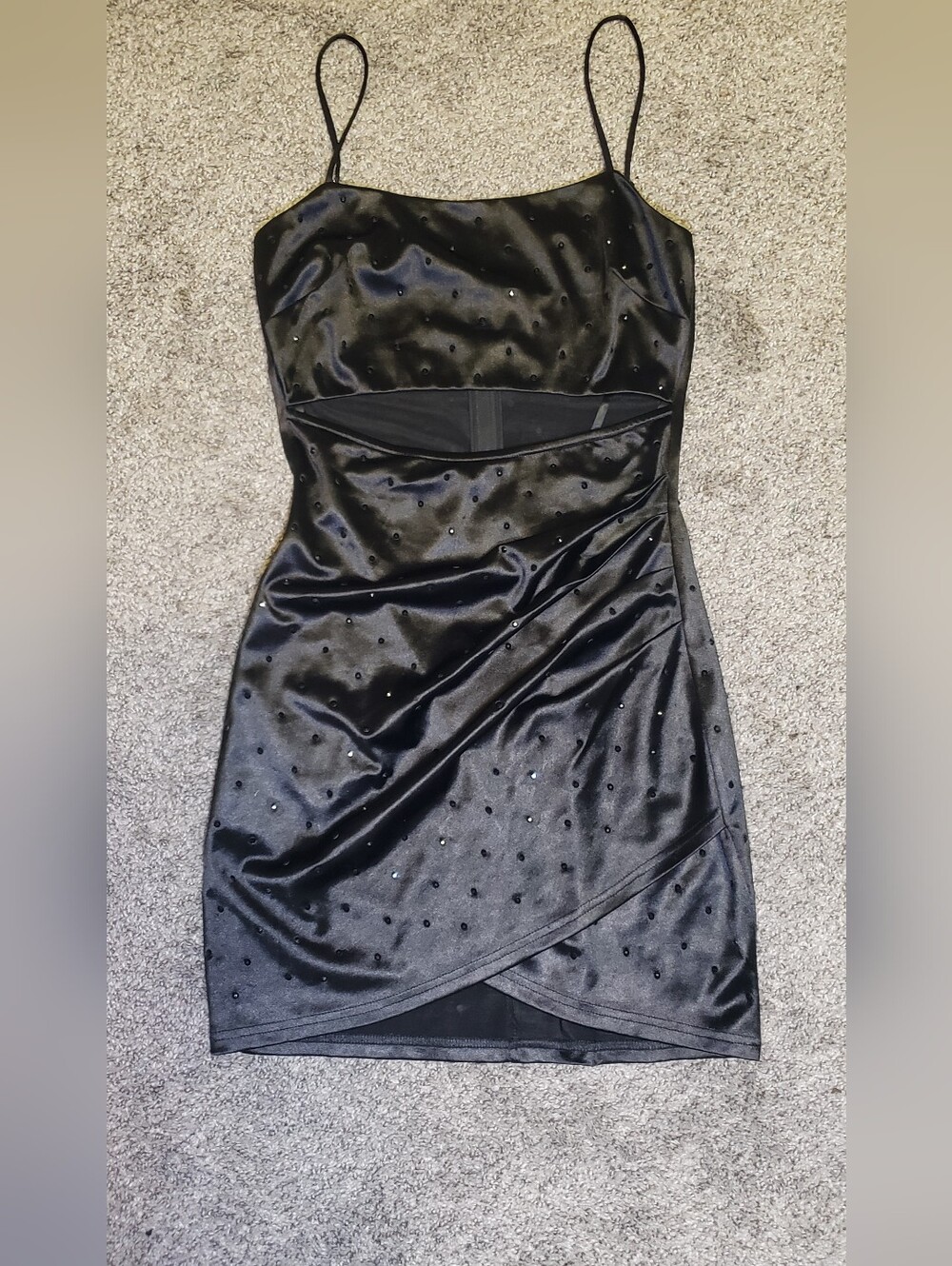 *Set Of Two* Mini Dresses. - Picture 2 of 6